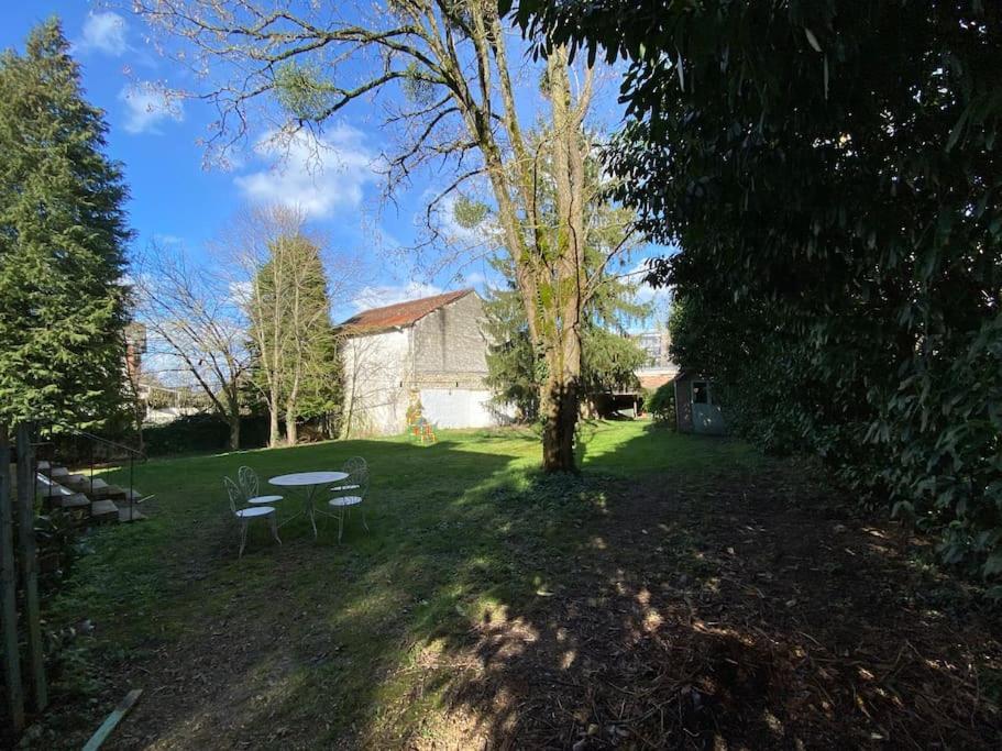 Maison Leocha Sablons-sur-Huisne Exterior photo